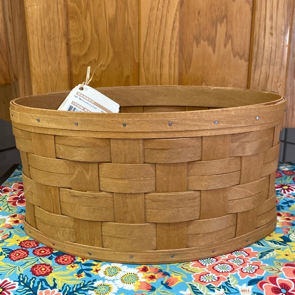Longaberger 2010 Medium Metropolitan Item #1185239 Oval Basket. NO PROTECTOR. - Picture 1 of 8